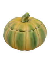 Load image into Gallery viewer, Bordallo Pinheiro Pumpkin 50 oz. Tureen