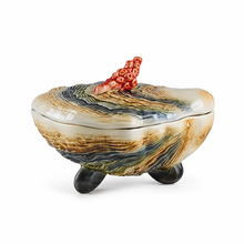 Load image into Gallery viewer, Bordallo Pinheiro Oysters & Scallops Medium Tureen