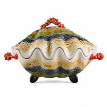 Load image into Gallery viewer, Bordallo Pinheiro Oysters & Scallops Large Tureen
