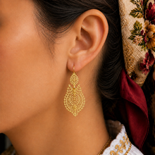 Load image into Gallery viewer, Brincos Rainha Filigree Earrings – Gold Plated 925 Sterling Silver (L)