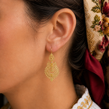 Load image into Gallery viewer, Brincos Rainha Filigree Earrings – Gold Plated 925 Sterling Silver (S)