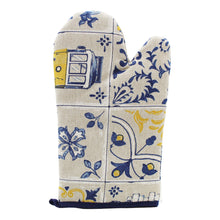 Load image into Gallery viewer, 100% Cotton Traditional Portuguese Symbols Oven Mitt and Pot Holder Set
