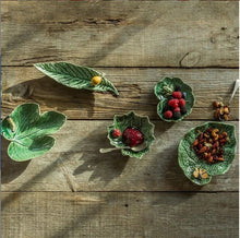 Load image into Gallery viewer, Bordallo Pinheiro Leaves Assorted Leaves, Set of 4
