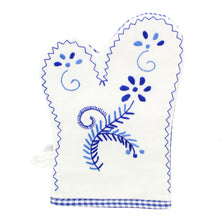 Load image into Gallery viewer, Made in Portugal Hand-embroidered Viana's Oven Mitts Set of 2