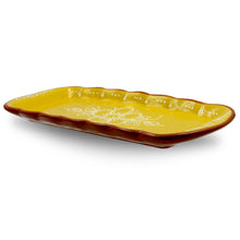 Load image into Gallery viewer, Hand Painted Traditional Terracotta Tart/Sandwich Tray - Blue or Yellow Design
