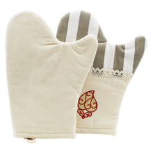 Load image into Gallery viewer, 100% Cotton Viana Red Gold Heart Oven Mitts Kitchen Set
