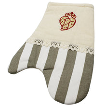Load image into Gallery viewer, 100% Cotton Viana Red Gold Heart Oven Mitts Kitchen Set
