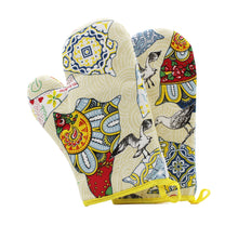 Load image into Gallery viewer, 100% Cotton Beige Portuguese Codfish Oven Mitts Set