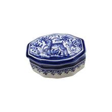 Load image into Gallery viewer, Coimbra Ceramics Hand-painted Decorative Box with Lid XVII Cent Recreation #130-5
