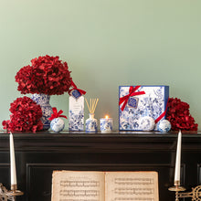 Load image into Gallery viewer, Castelbel Portus Cale Gold &amp; Blue Gift Set
