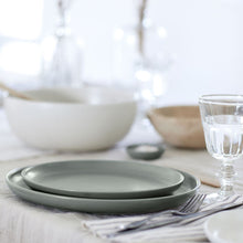 Load image into Gallery viewer, Casafina Pacifica 9&quot; Artichoke Salad/Dessert Plate Set
