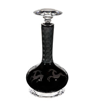 Load image into Gallery viewer, Vista Alegre Gazelle Case with Engraved Decanter
