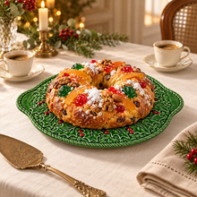 Load image into Gallery viewer, Bordallo Pinheiro Holly Cake Plate
