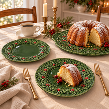Load image into Gallery viewer, Bordallo Pinheiro Holly Dessert Plate, Set of 4
