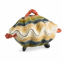 Load image into Gallery viewer, Bordallo Pinheiro Oysters &amp; Scallops Large Tureen
