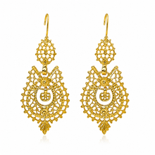 Load image into Gallery viewer, Brincos Rainha Filigree Earrings – Gold Plated 925 Sterling Silver (XS)
