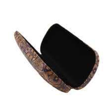 Load image into Gallery viewer, Traditional Portugal Good Luck Rooster Cork Eyeglass Case with Cleaning Cloth
