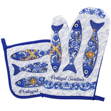 Load image into Gallery viewer, Portugal Sardines Oven Mitt and Pot Holder Set – Blue Azulejo Fish Design
