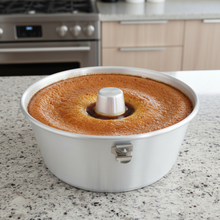 Load image into Gallery viewer, Portuguese Smooth Aluminum Pudding Mold with Lid - Traditional Flan &amp; Cake Bakeware
