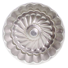 Load image into Gallery viewer, Portuguese Fluted Aluminum Pudding Mold with Lid - Traditional Flan &amp; Cake Bakeware
