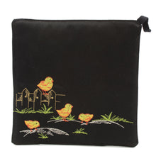 Load image into Gallery viewer, 100% Cotton Oven Mitt and Pot Holder Set With Embroidered Design
