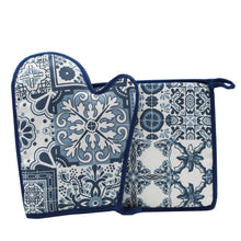 Load image into Gallery viewer, 100% Cotton Portugal Blue Tile Azulejo Oven Mitt and Pot Holder Set

