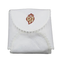 Load image into Gallery viewer, Red Gold Linen Viana Heart Bread Cover
