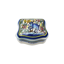 Load image into Gallery viewer, Coimbra Ceramics Hand-painted Decorative Box with Lid XVII Cent Recreation #232-1700
