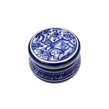 Load image into Gallery viewer, Coimbra Ceramics Hand-painted Decorative Small Round Box with Lid XVII Cent Recreation #116-35
