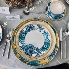 Load image into Gallery viewer, Vista Alegre Porcelain Gold Exotic 5 Piece Dinnerware Set
