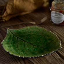 Load image into Gallery viewer, Costa Nova Riviera 7&quot; Tomate Hydrangea Leaf Set
