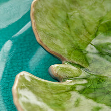 Load image into Gallery viewer, Costa Nova Riviera 7&quot; Tomate Alchemille Leaf Set
